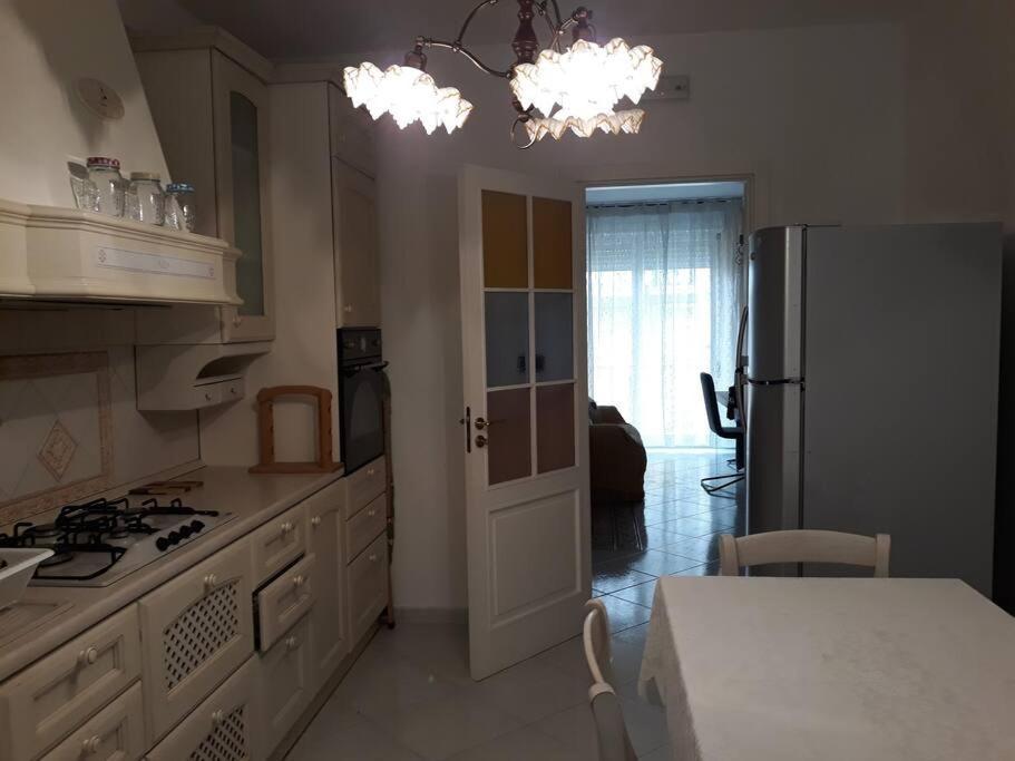 Appartamento Confortevole Per Famiglie Molfetta Exterior foto